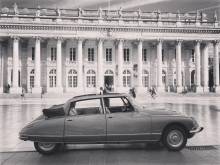 Stunning presidential Citroën DS at Bordeaux Grand Theatre